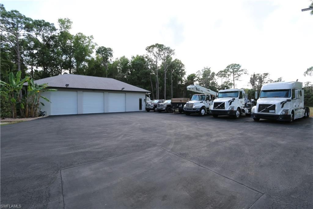 2061 Santa Barbara Blvd, Naples, FL 34116 Photo