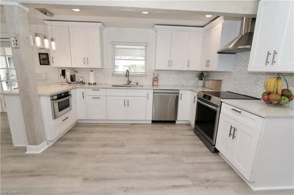 2061 Santa Barbara Blvd, Naples, FL 34116 Photo