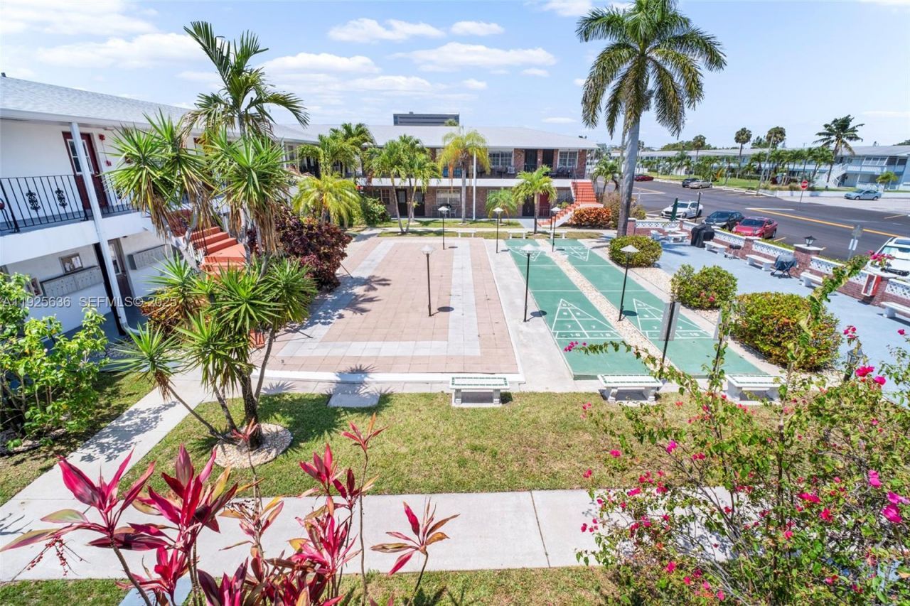 1050 Atlantic Shores Blvd, Unit 210, Hallandale Beach, FL 33009 Photo