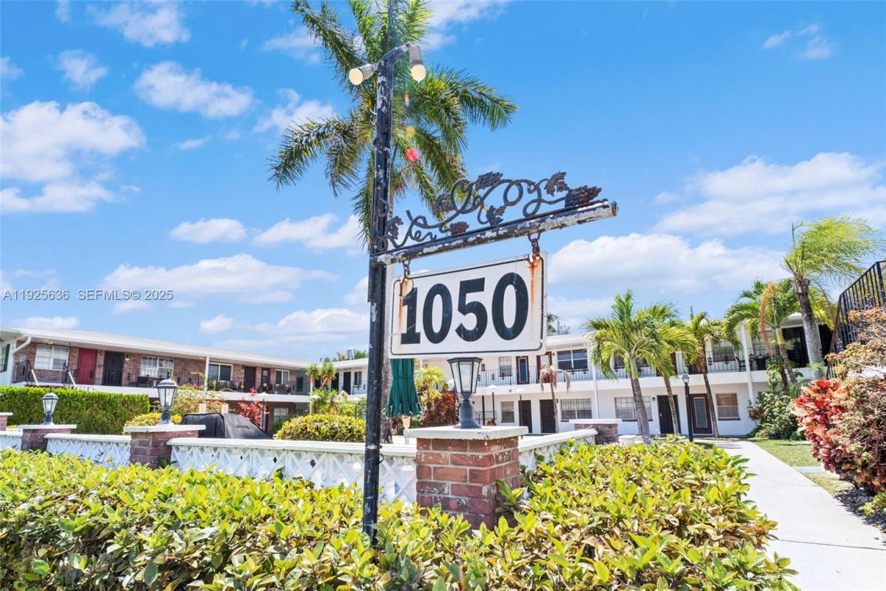 1050 Atlantic Shores Blvd, Unit 210, Hallandale Beach, FL 33009 Photo