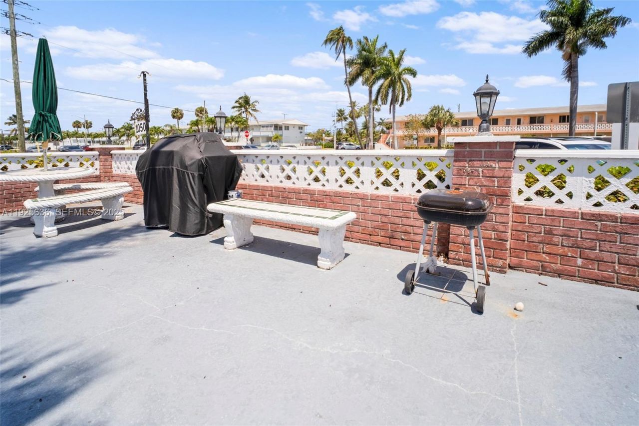 1050 Atlantic Shores Blvd, Unit 210, Hallandale Beach, FL 33009 Photo