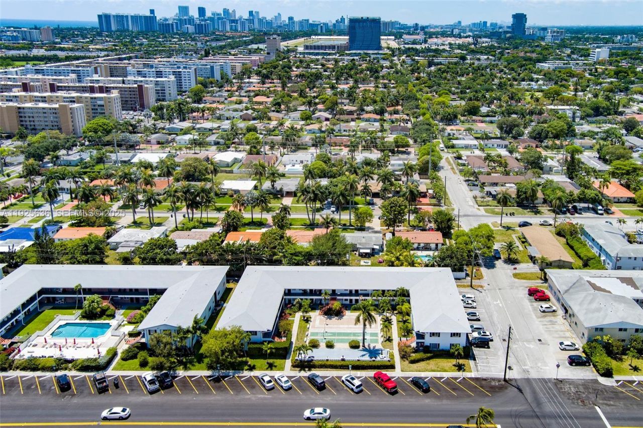 1050 Atlantic Shores Blvd, Unit 210, Hallandale Beach, FL 33009 Photo