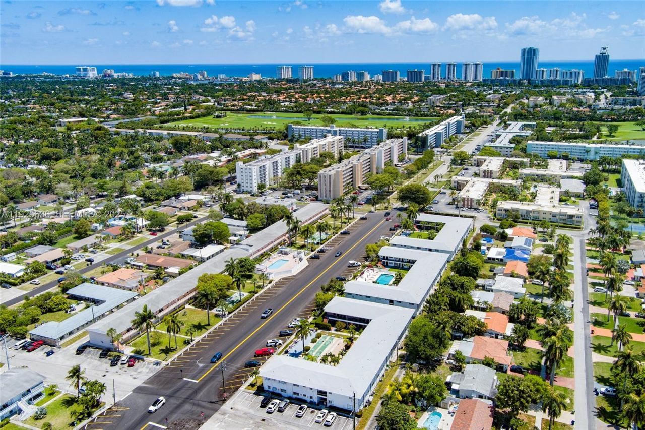 1050 Atlantic Shores Blvd, Unit 210, Hallandale Beach, FL 33009 Photo