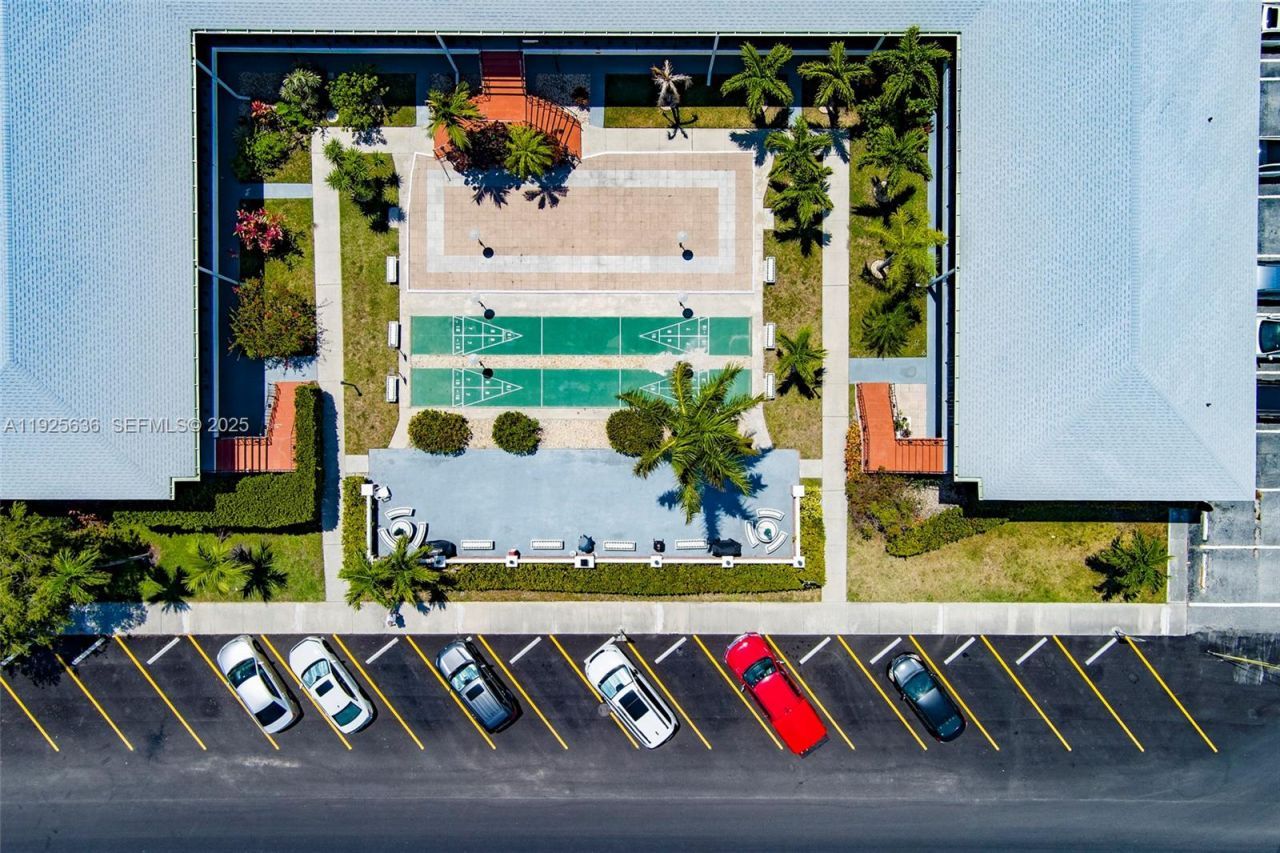 1050 Atlantic Shores Blvd, Unit 210, Hallandale Beach, FL 33009 Photo