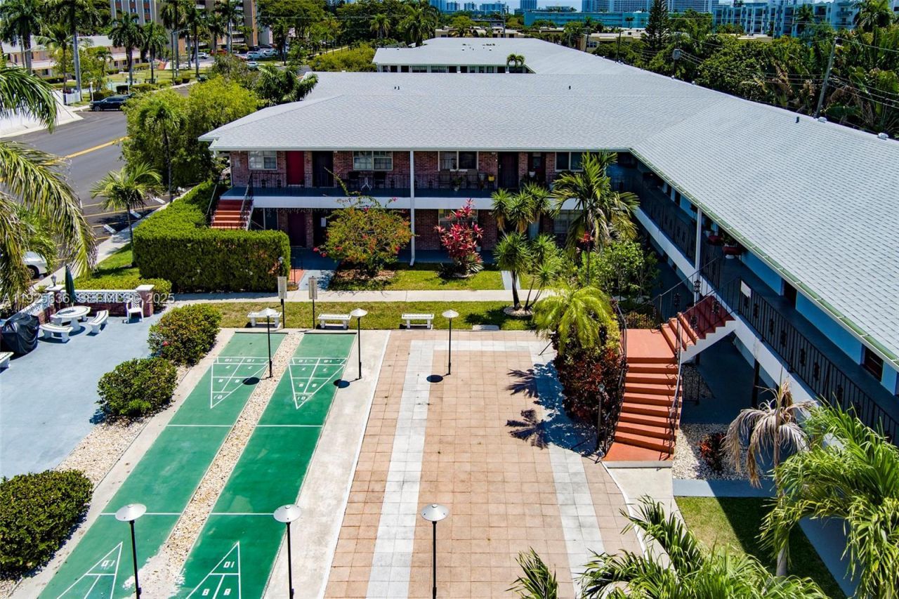 1050 Atlantic Shores Blvd, Unit 210, Hallandale Beach, FL 33009 Photo