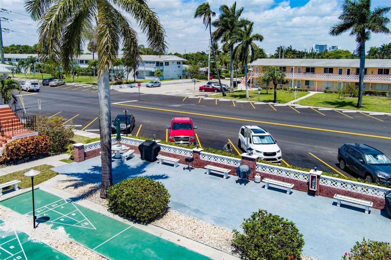 1050 Atlantic Shores Blvd, Unit 210, Hallandale Beach, FL 33009 Photo