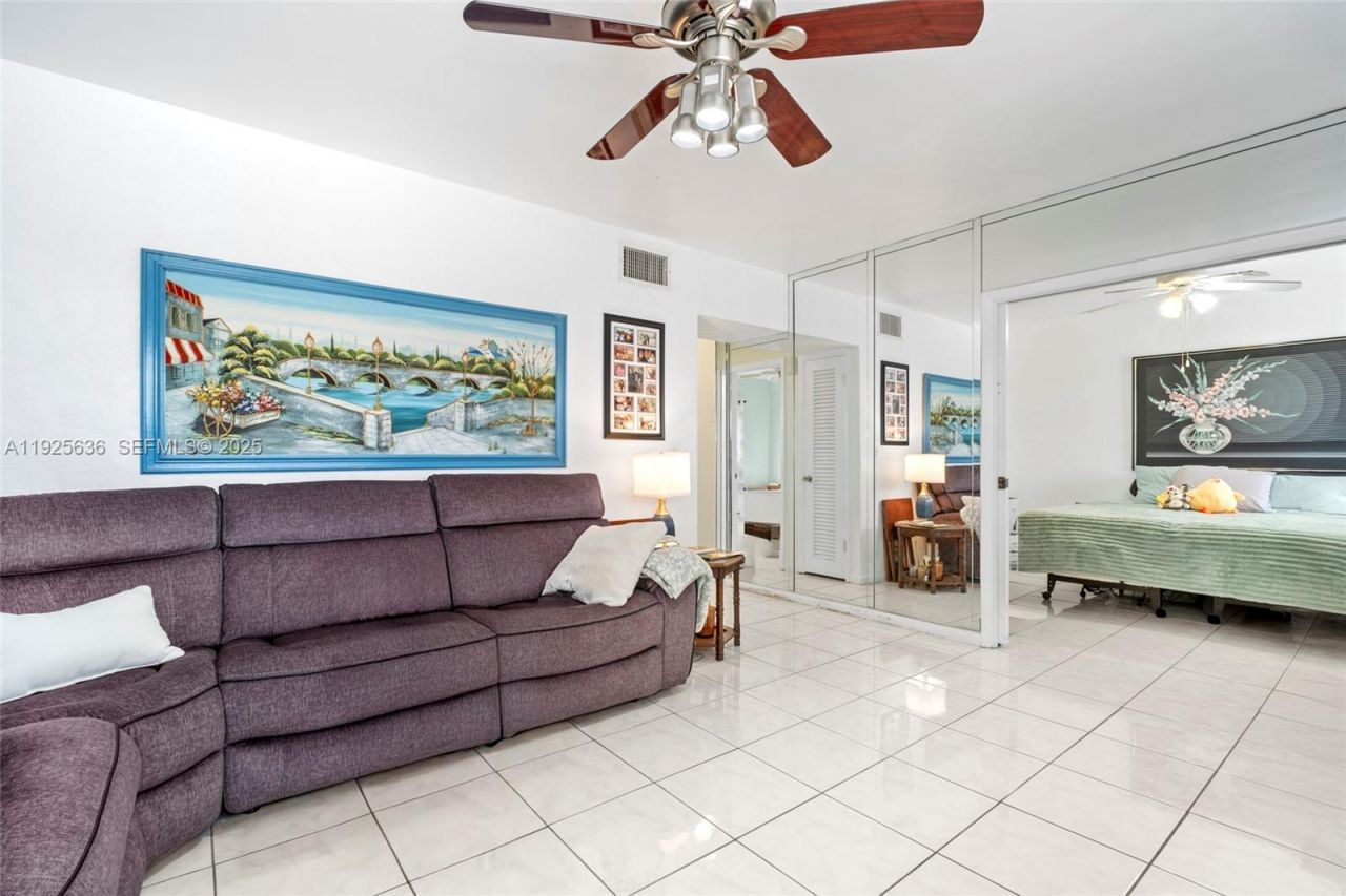 1050 Atlantic Shores Blvd, Unit 210, Hallandale Beach, FL 33009 Photo