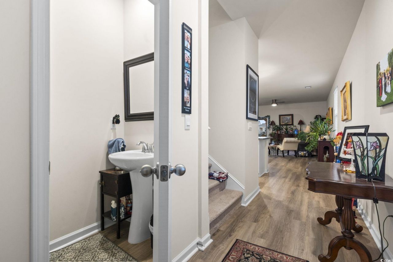 327 Vaccaro Dr. Photo 7