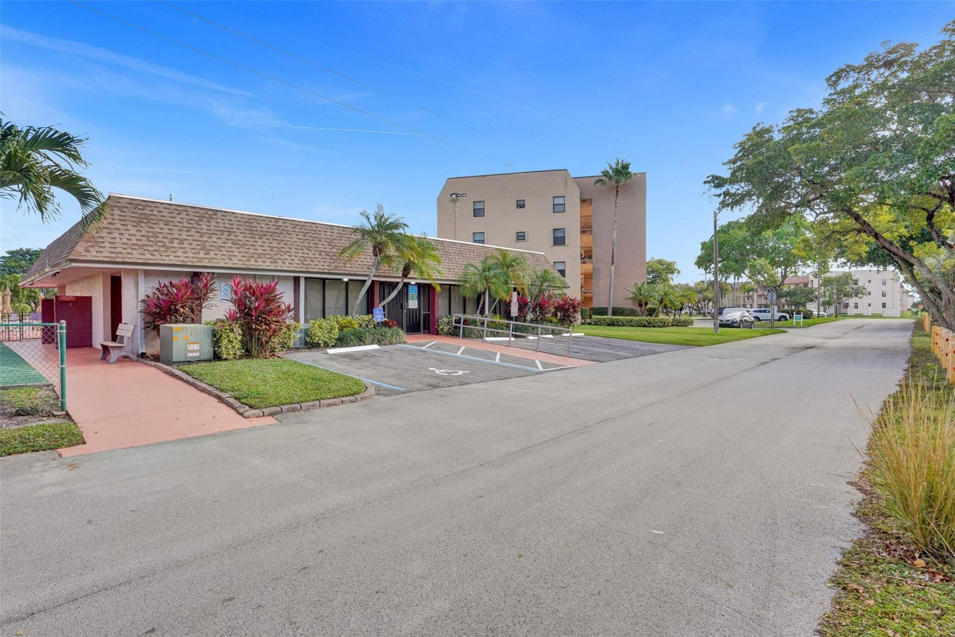 10467 Sunrise Lakes Boulevard, Unit 210, Sunrise, FL 33322 Photo