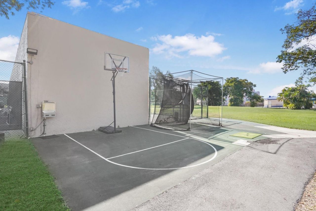 10467 Sunrise Lakes Boulevard, Unit 210, Sunrise, FL 33322 Photo