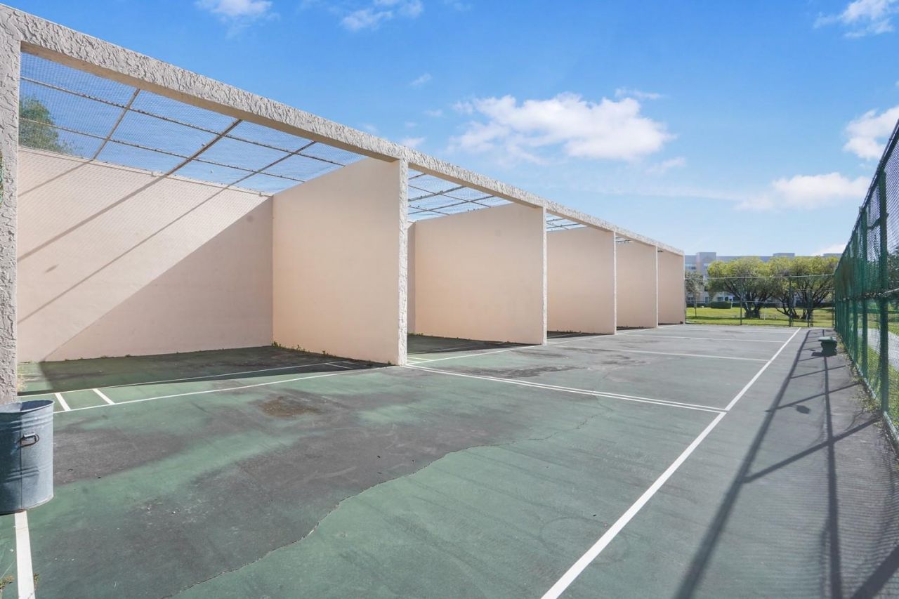 10467 Sunrise Lakes Boulevard, Unit 210, Sunrise, FL 33322 Photo