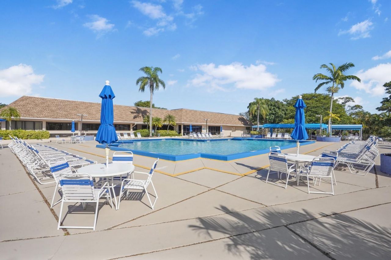 10467 Sunrise Lakes Boulevard, Unit 210, Sunrise, FL 33322 Photo