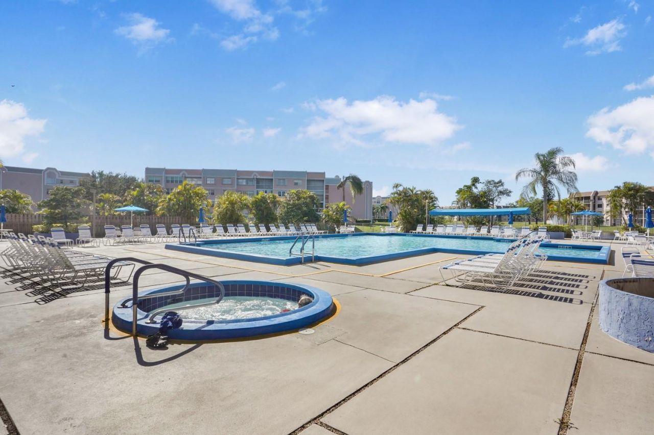 10467 Sunrise Lakes Boulevard, Unit 210, Sunrise, FL 33322 Photo