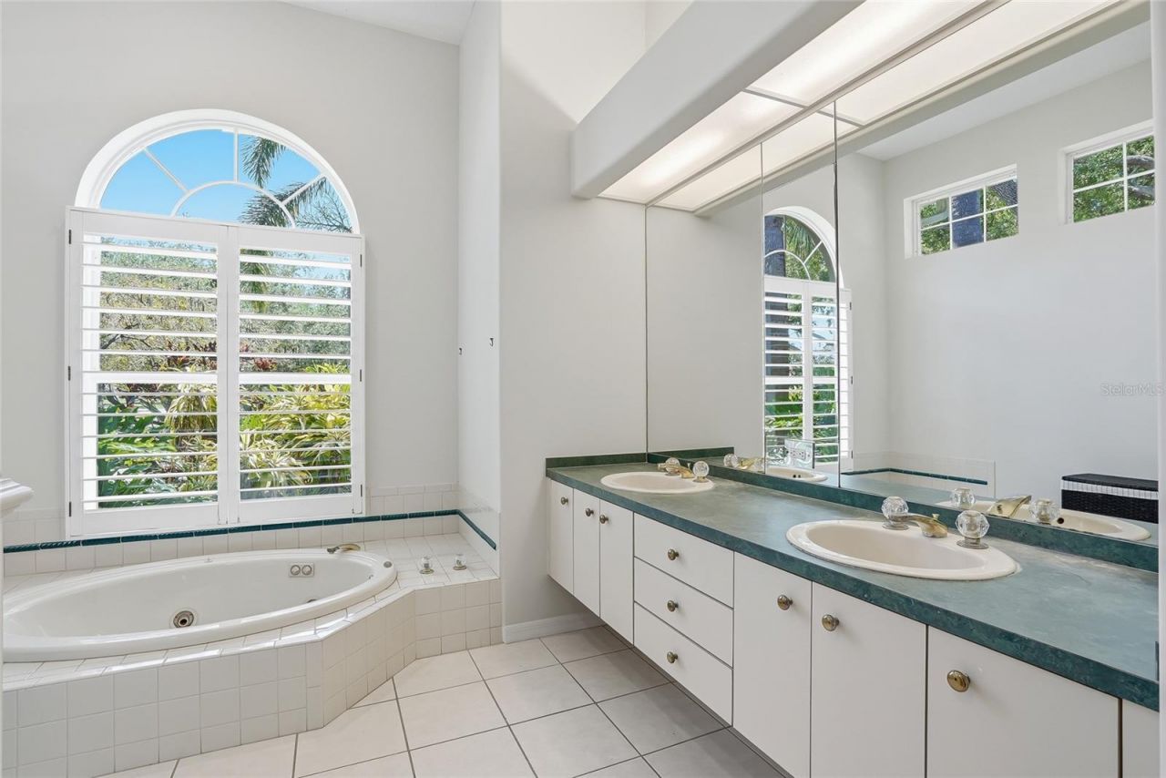 777 Cattail Court Ne, Saint Petersburg, FL 33703 Photo