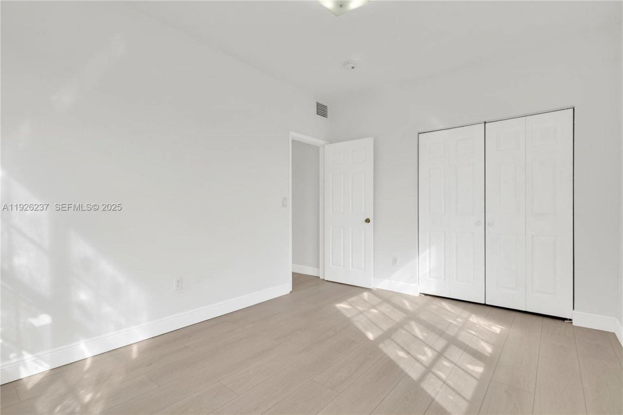 963 SW 6th St, Unit 2, Miami, FL 33130 Photo