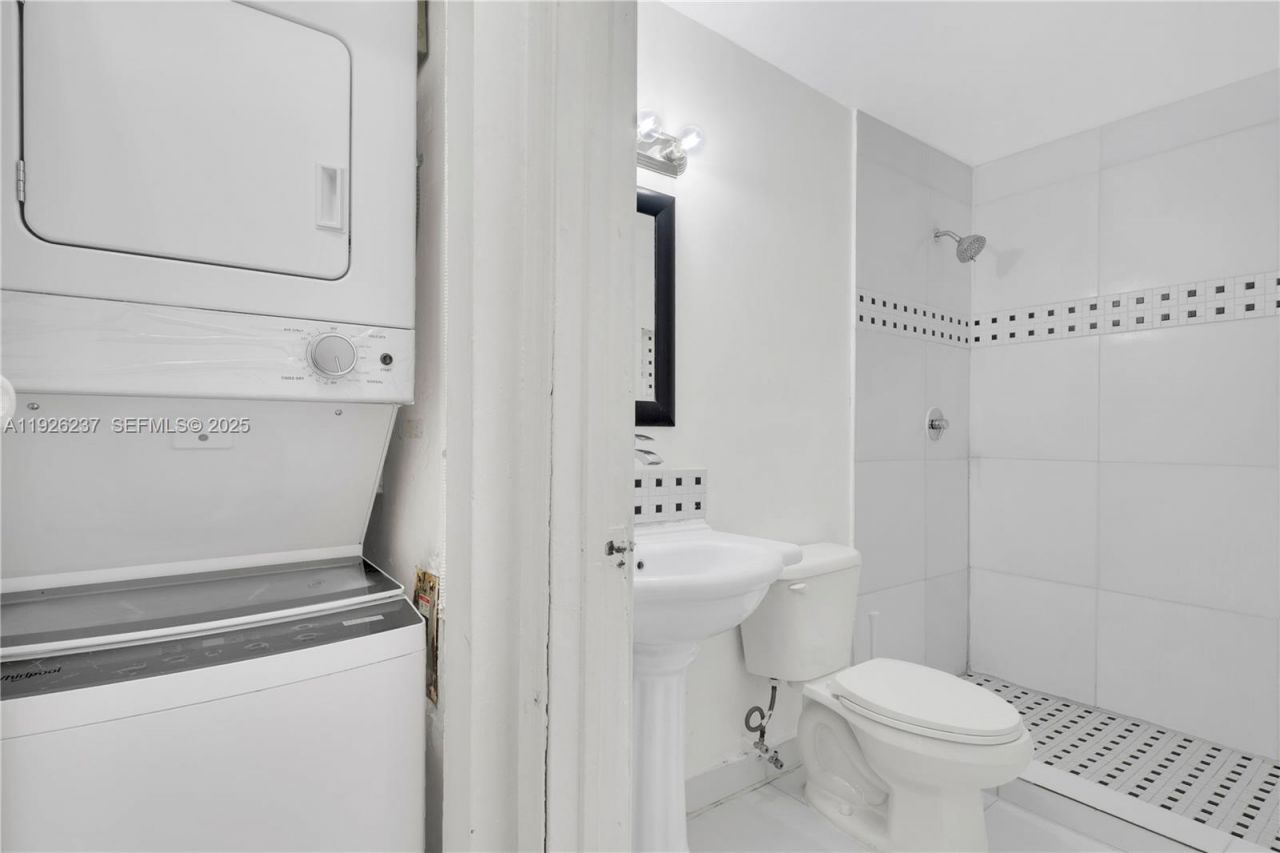 963 SW 6th St, Unit 2, Miami, FL 33130 Photo