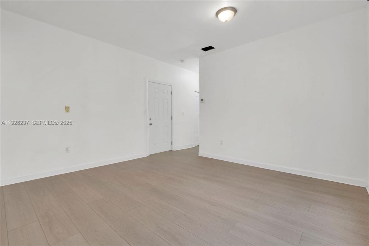 963 SW 6th St, Unit 2, Miami, FL 33130 Photo