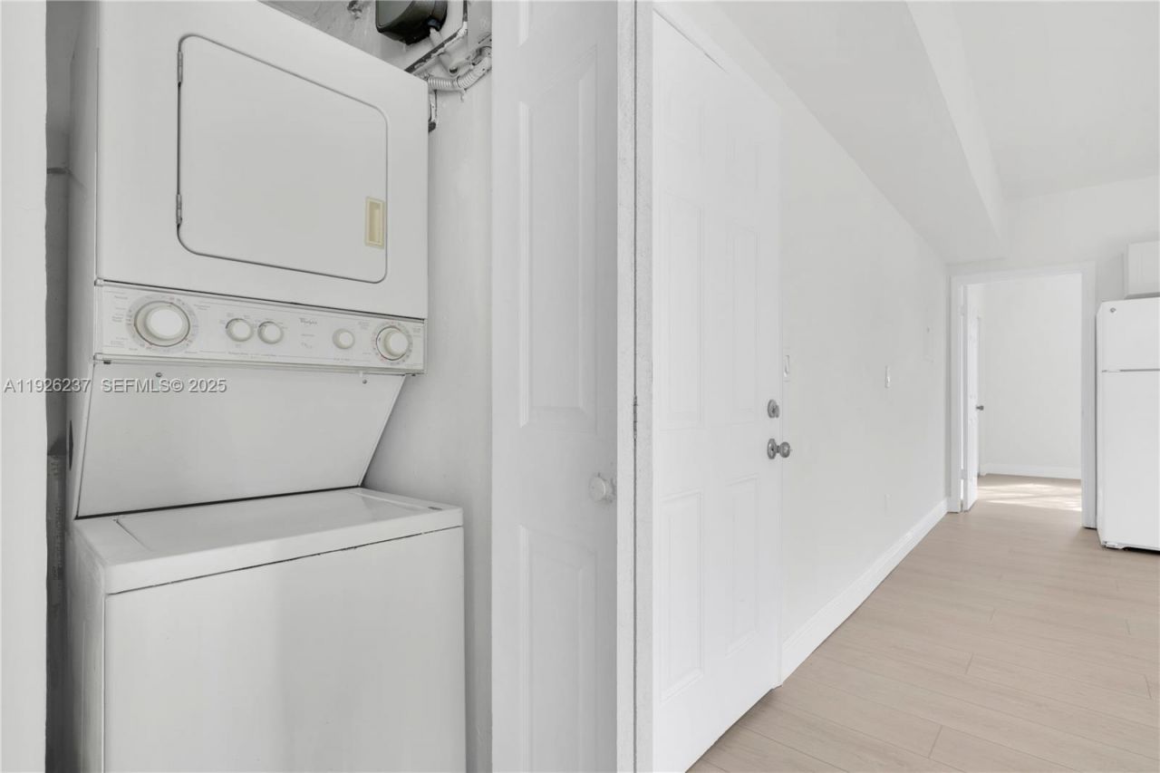 963 SW 6th St, Unit 2, Miami, FL 33130 Photo