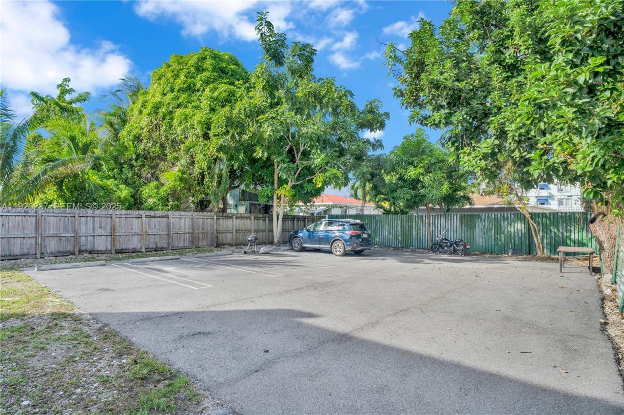 963 SW 6th St, Unit 2, Miami, FL 33130 Photo