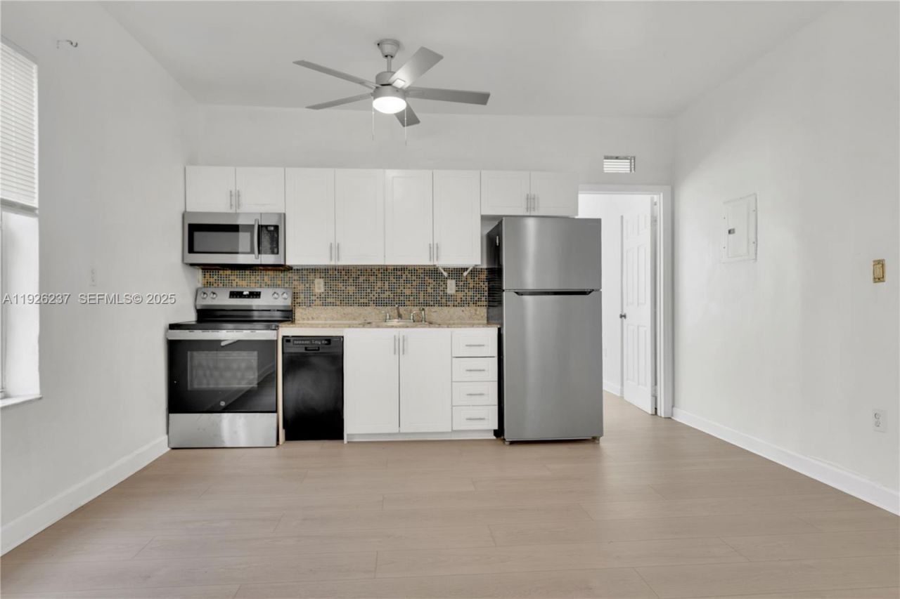 963 SW 6th St, Unit 2, Miami, FL 33130 Photo