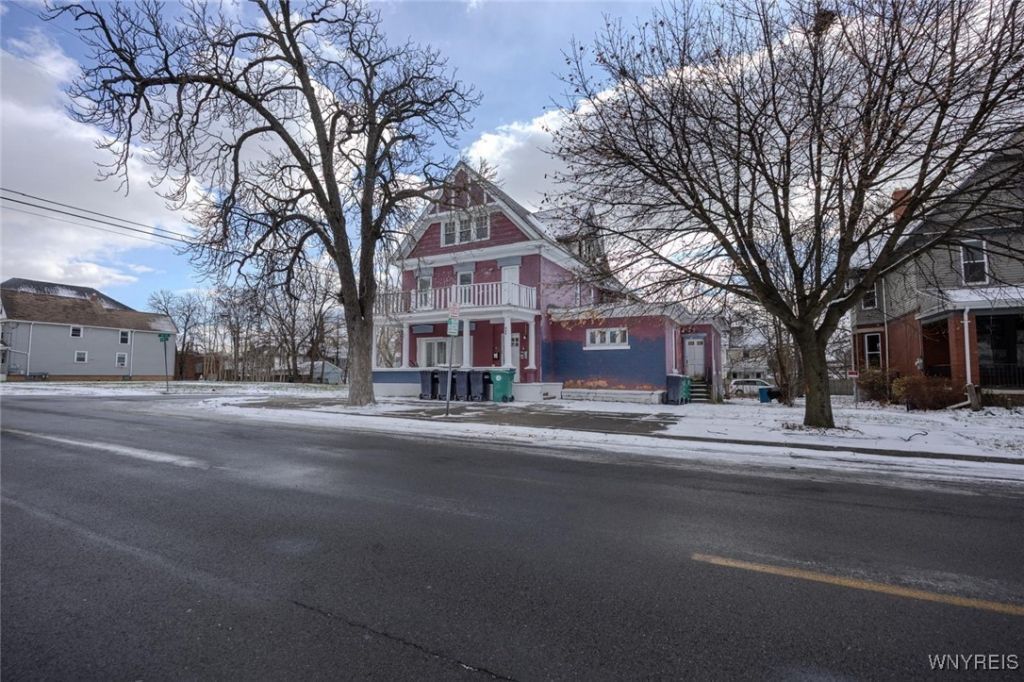 955 Niagara Avenue, Niagara Falls, NY 14305 Main Photo