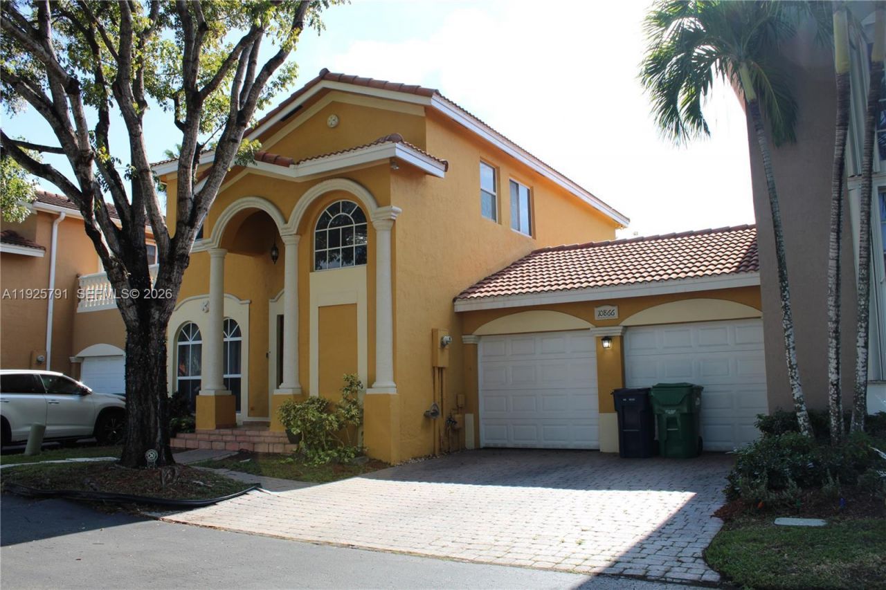 10866 NW 51st Ln, Doral, FL 33178 Photo