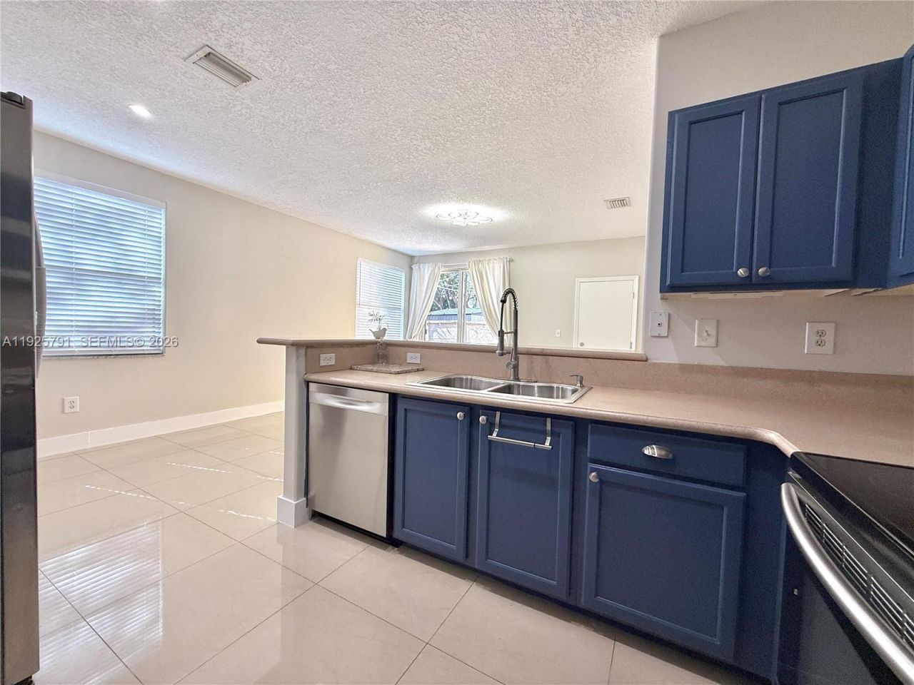 10866 NW 51st Ln, Doral, FL 33178 Photo