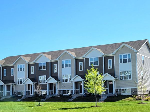 6550 Linden Trail, Unit B, Wonder Lake, IL 60097