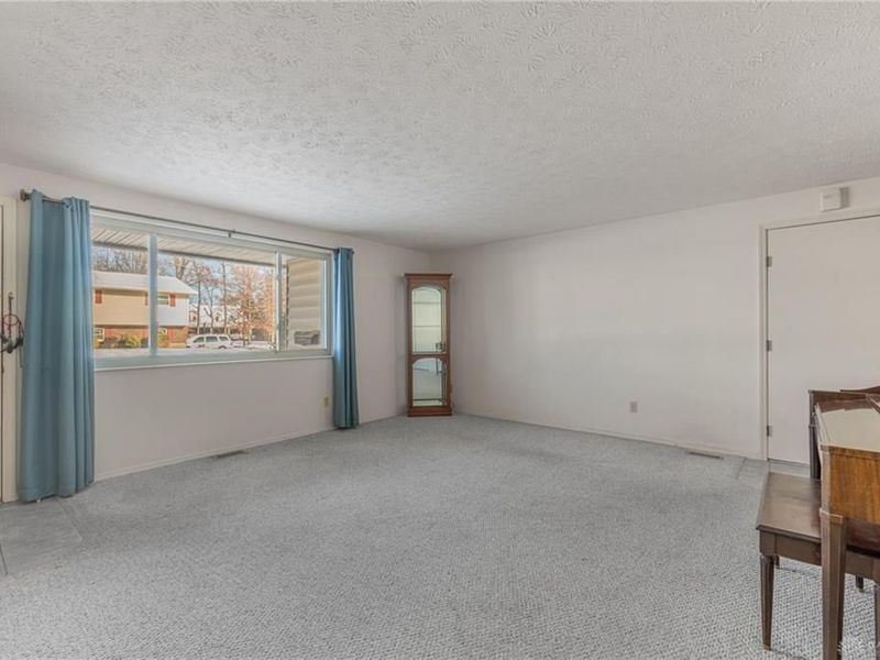 1202 Marsha Drive, Miamisburg, OH 45342 Photo 3