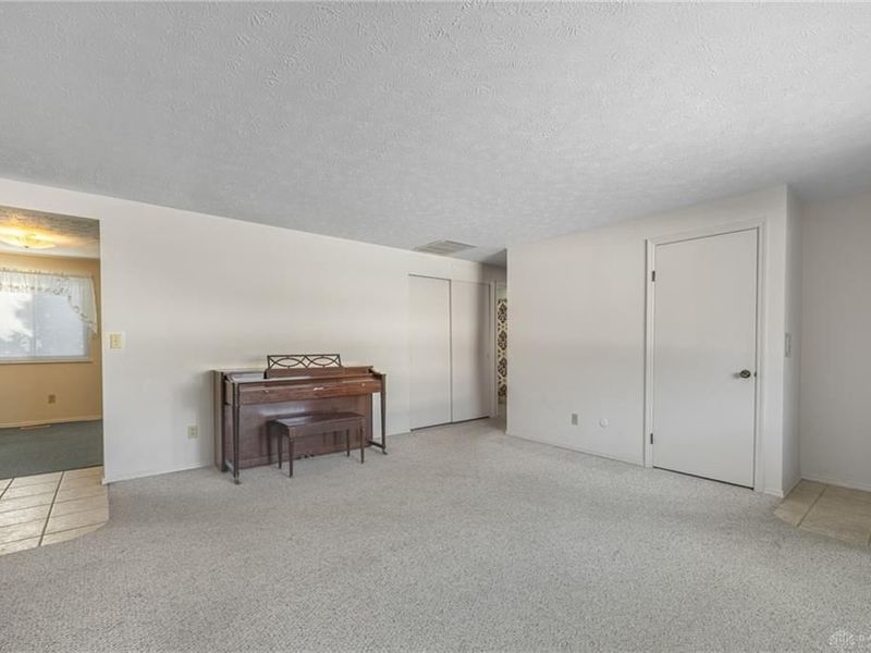 1202 Marsha Drive, Miamisburg, OH 45342 Photo 4