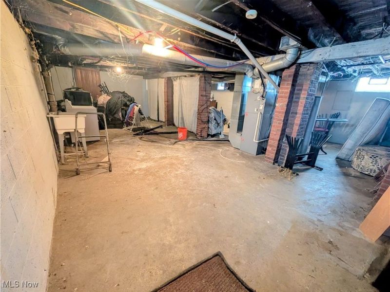 319 Crestmont Avenue NE, Canton, OH 44704 Photo 10