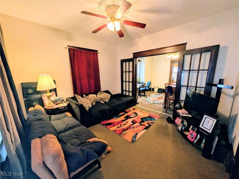 319 Crestmont Avenue NE, Canton, OH 44704 Photo 2