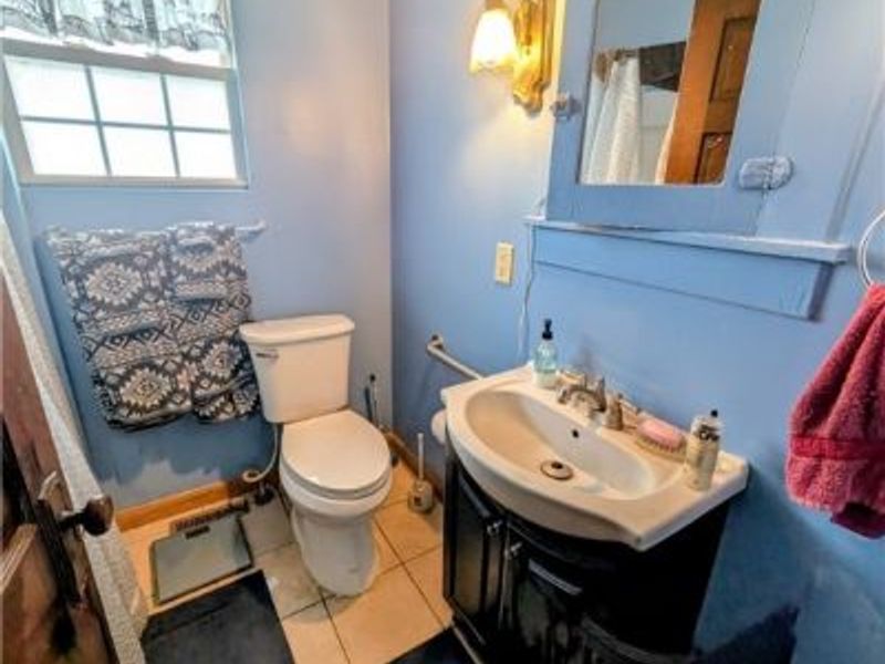 319 Crestmont Avenue NE, Canton, OH 44704 Photo 9