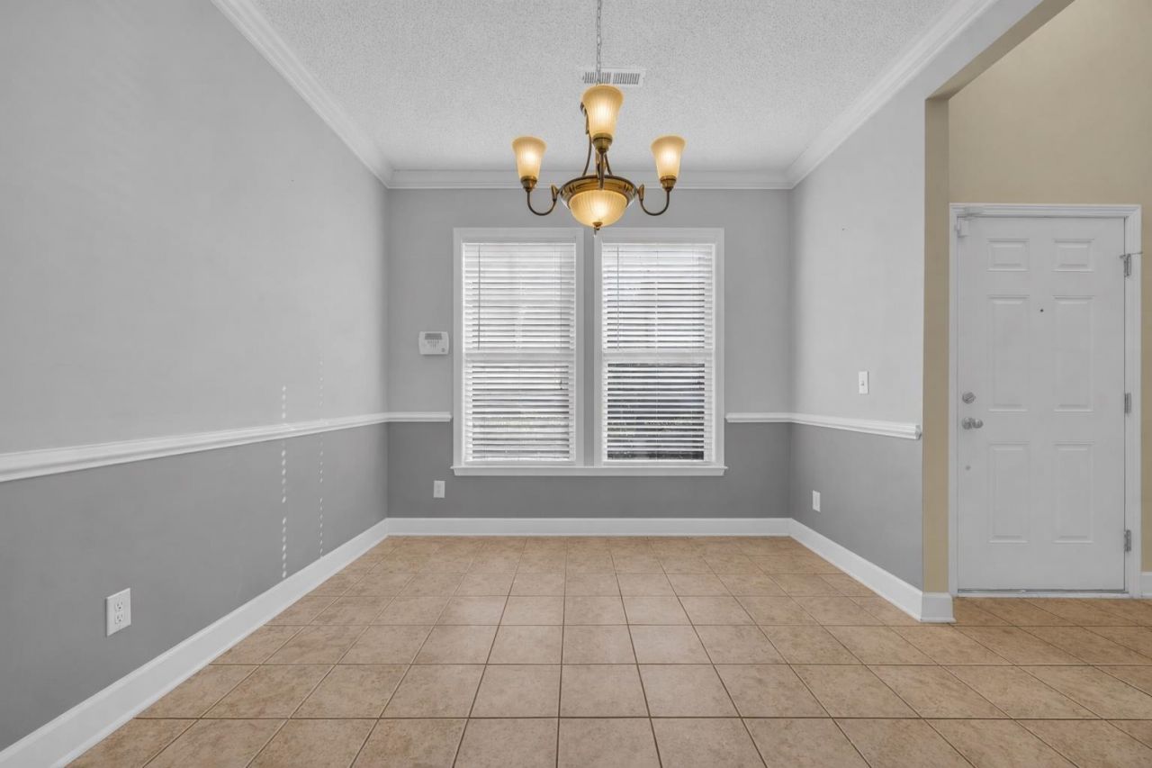 205 Threshing Way Photo 11