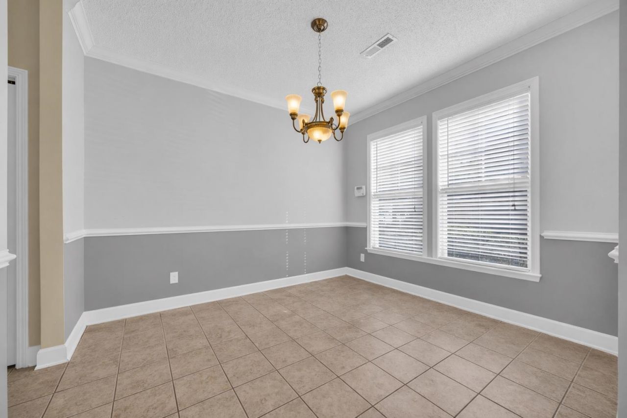 205 Threshing Way Photo 12