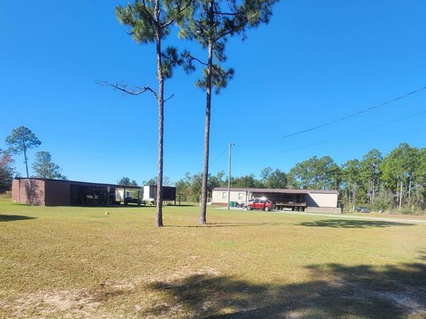 425 Coralvine Drive, Chipley, FL 32428