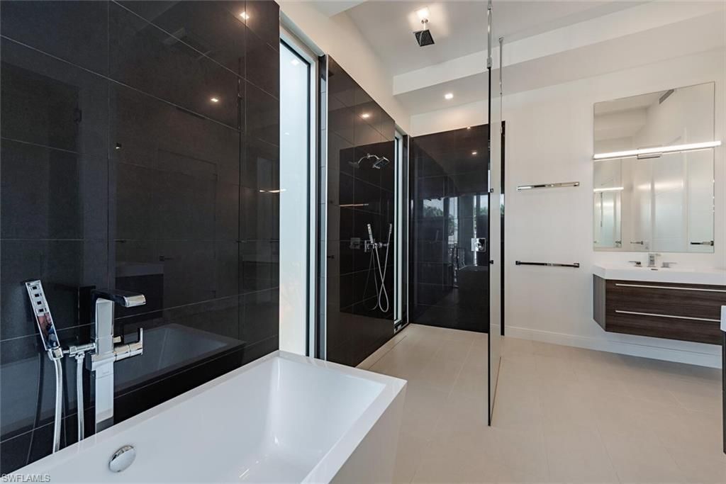 1559 Chesapeake Ave, Naples, FL 34102 Photo