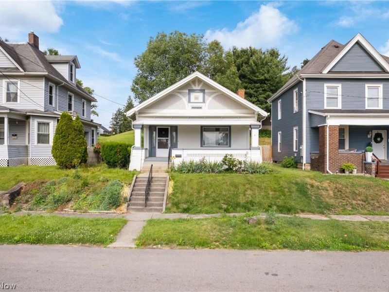827 9th Street SW, Massillon, OH 44647 Photo 1