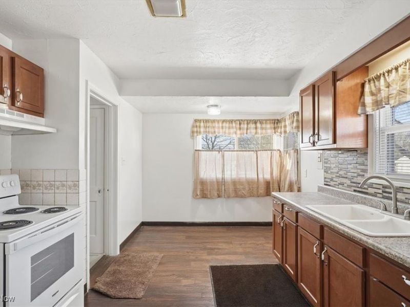 1188 Hardesty Boulevard, Akron, OH 44320 Photo 19