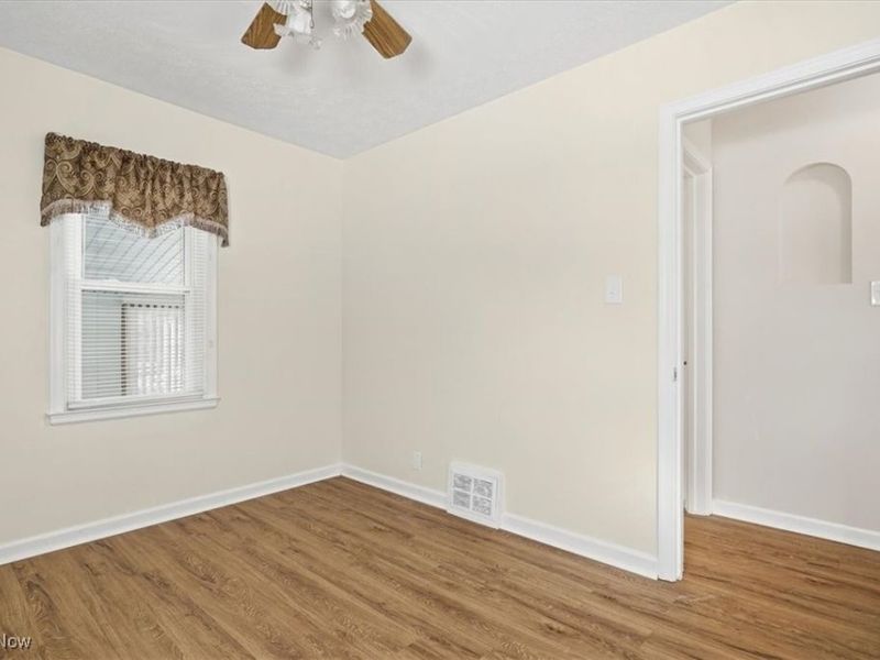 1188 Hardesty Boulevard, Akron, OH 44320 Photo 24