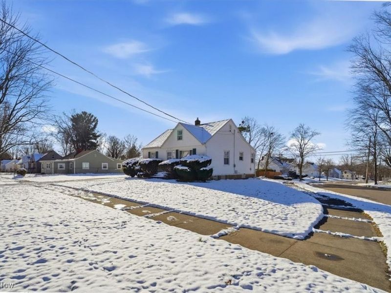 1188 Hardesty Boulevard, Akron, OH 44320 Photo 5