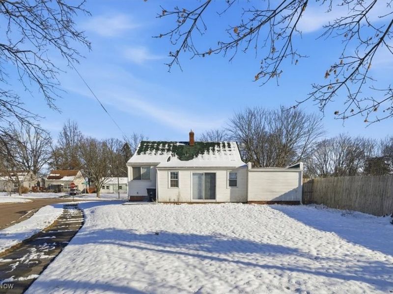 1188 Hardesty Boulevard, Akron, OH 44320 Photo 8