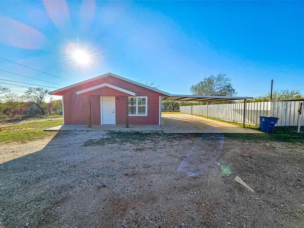 1618 Roberts Street, Sweetwater, TX 79556