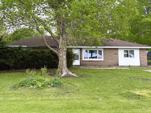 201 S Carson Street, Long Point, IL 61333