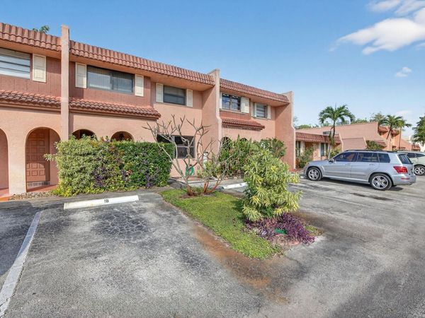 16 Toledo Ct, Unit 3-38, Davie, FL 33324
