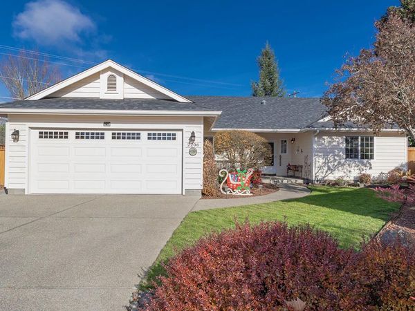 2206 Egret Court, Grants Pass, OR 97526