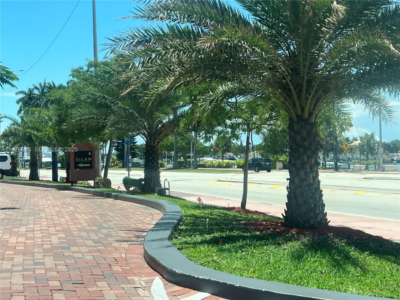 5225 Collins Ave, Unit 914, Miami Beach, FL 33140 Photo