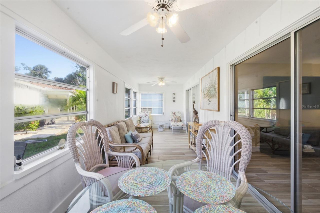 165 Vista Hermosa Circle, Unit 24A, Sarasota, FL 34242 Photo