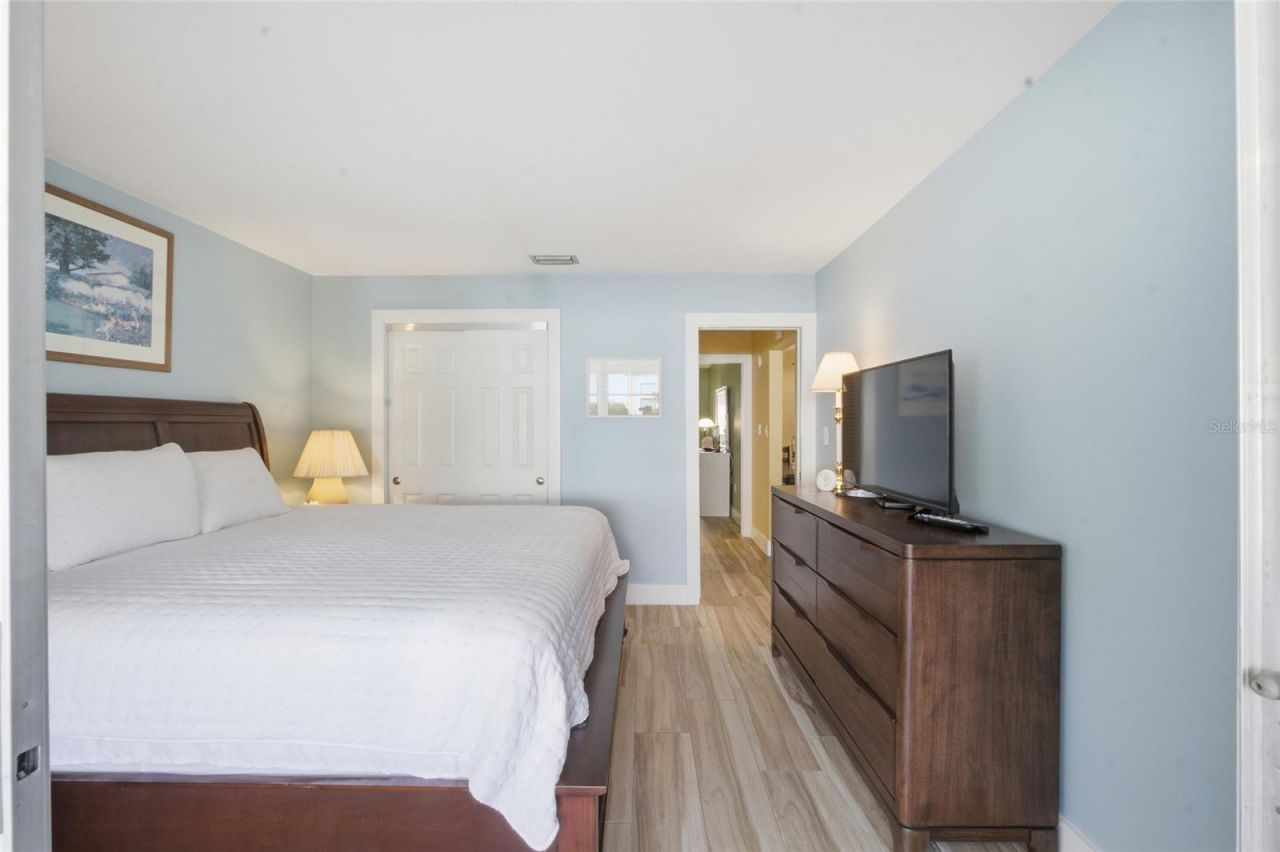 165 Vista Hermosa Circle, Unit 24A, Sarasota, FL 34242 Photo