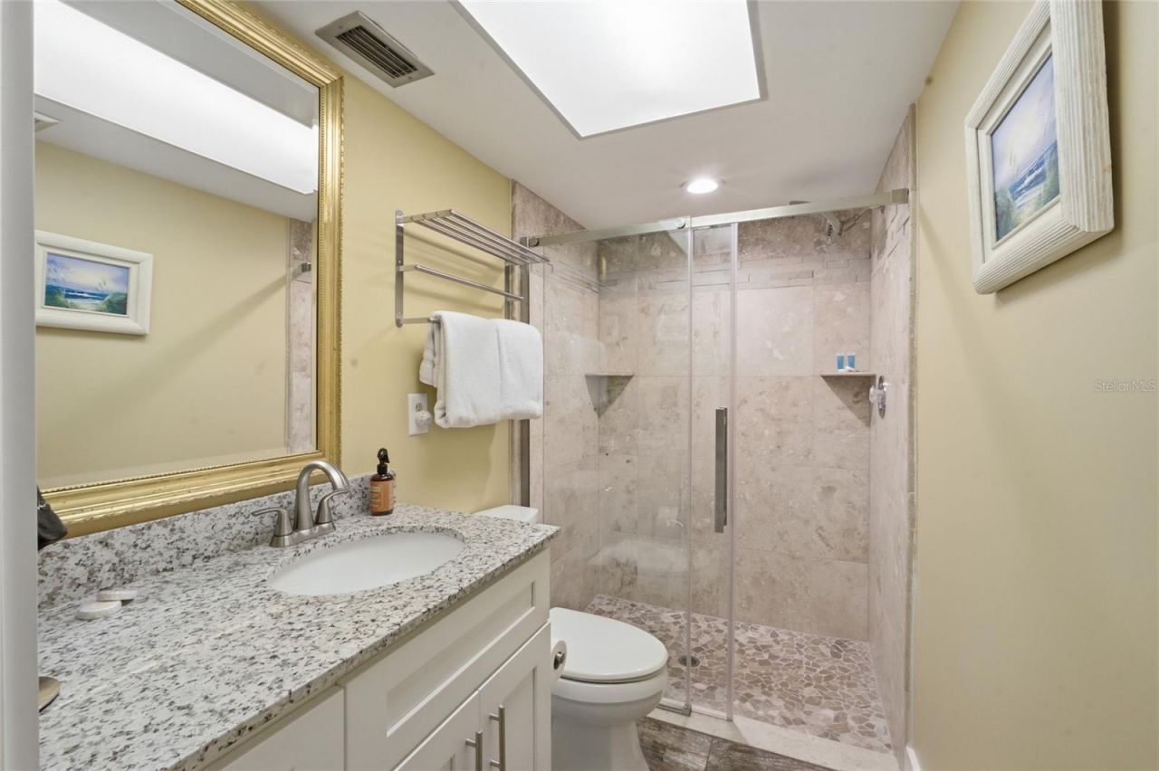 165 Vista Hermosa Circle, Unit 24A, Sarasota, FL 34242 Photo